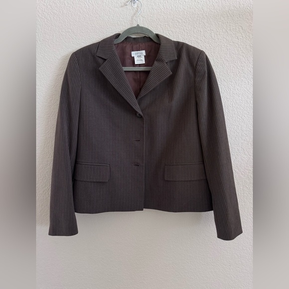 Barneys New York Classic Brown Pinstripe Women’s Suit Approximate Size 8 No Tag - Picture 3 of 16
